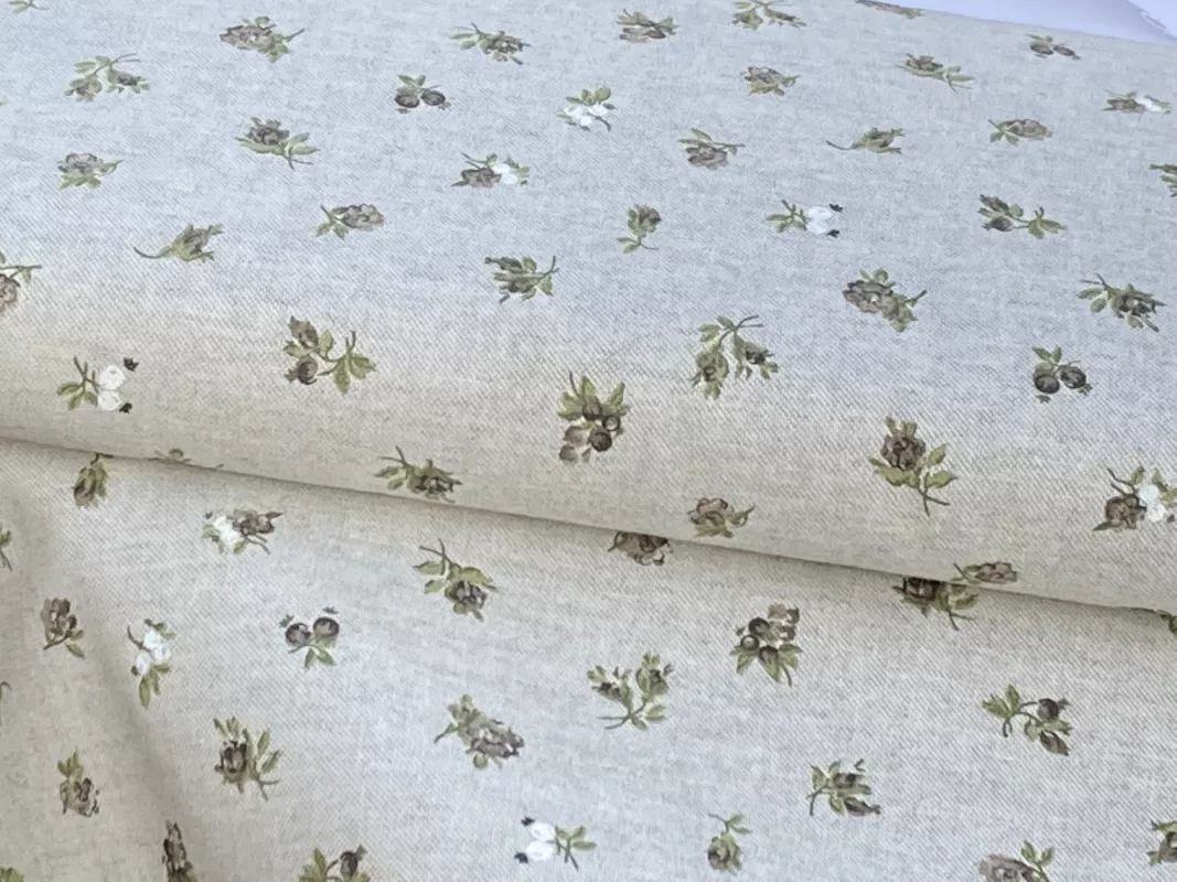 Dekorační látka- drobné hnědé růžičky na režné dovoz EU