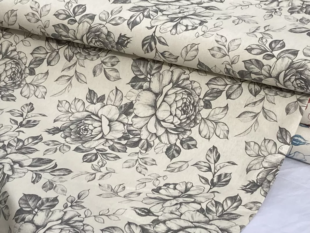 Dekorační látka- velké šedé růže na smetanové dovoz EU