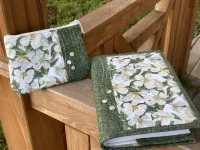 Kosm. taška, pouzdro -jabloňové květy s perletí...