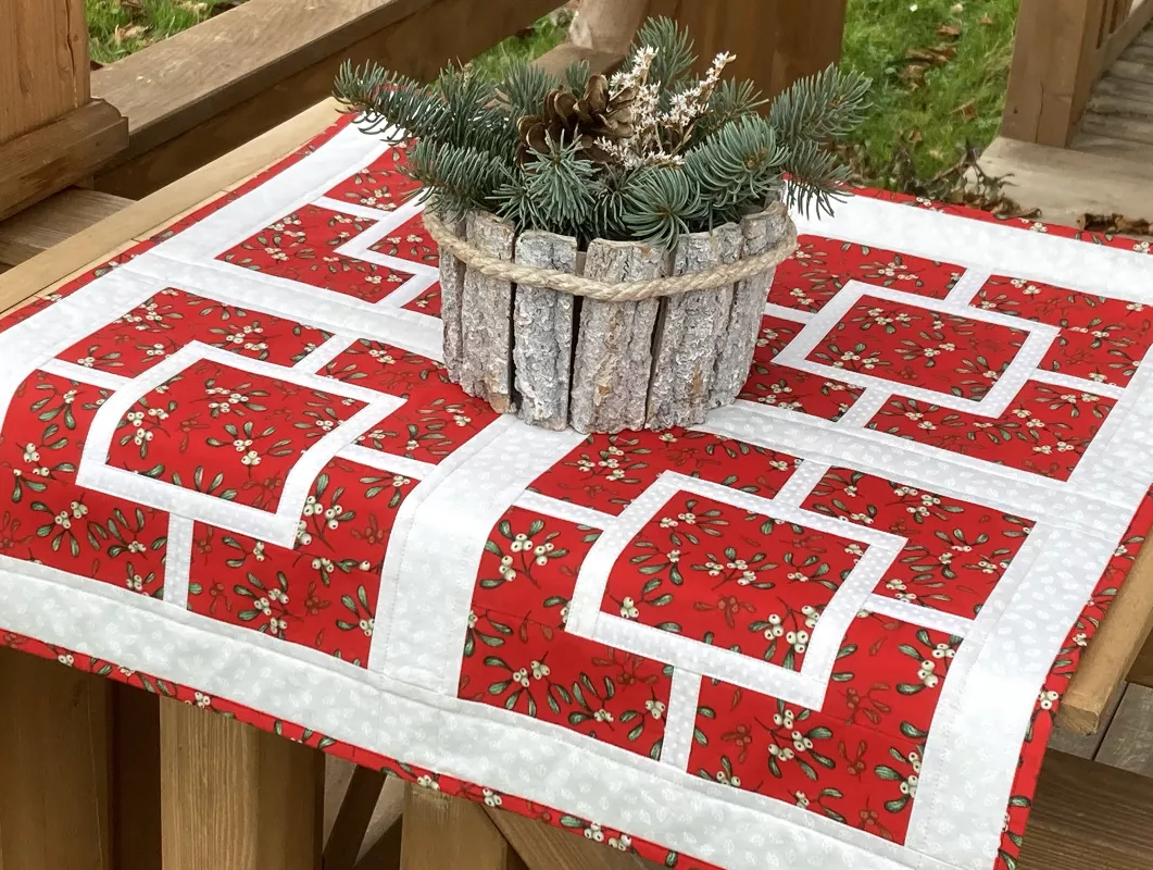 Patchworkový čtvercový ubrus -jmelí na červené....