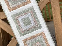 Patchworkový středový ubrus -Milly rose....