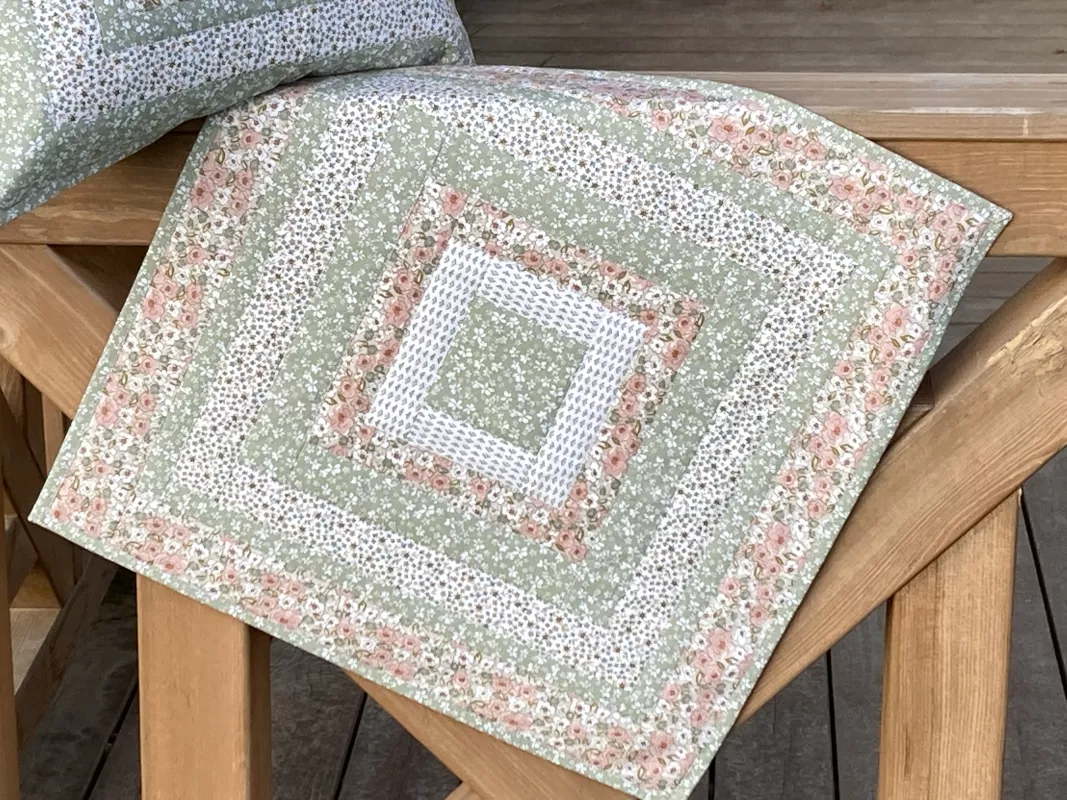 Patchworkový středový ubrus -Milly rose....