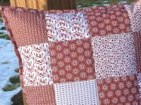 Povlak na polštář- čtverce grenat......