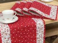 Prostírání - kytičky na červené....