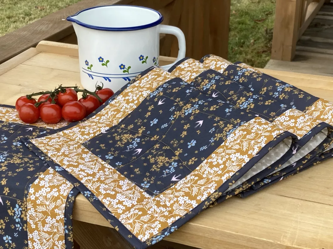 Prostírání - vlaštovky....