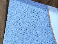 Ubrus - modré kytičky....