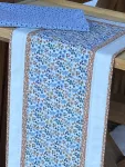 Ubrus - modré kytičky....