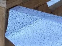 Ubrus - modré kytičky....