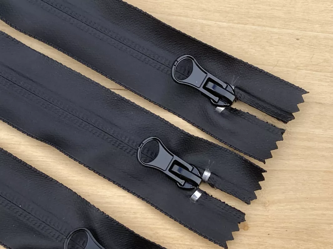 Voděodolný zip spirálový 5mm - délka 18 cm